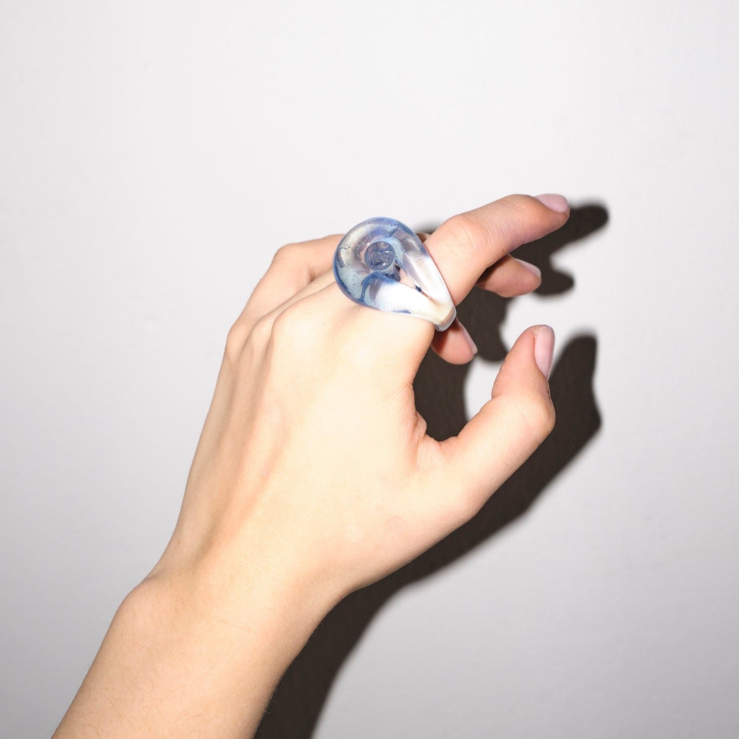 Circle of Y Chunky Resin Ring blues baby | ODASSEY