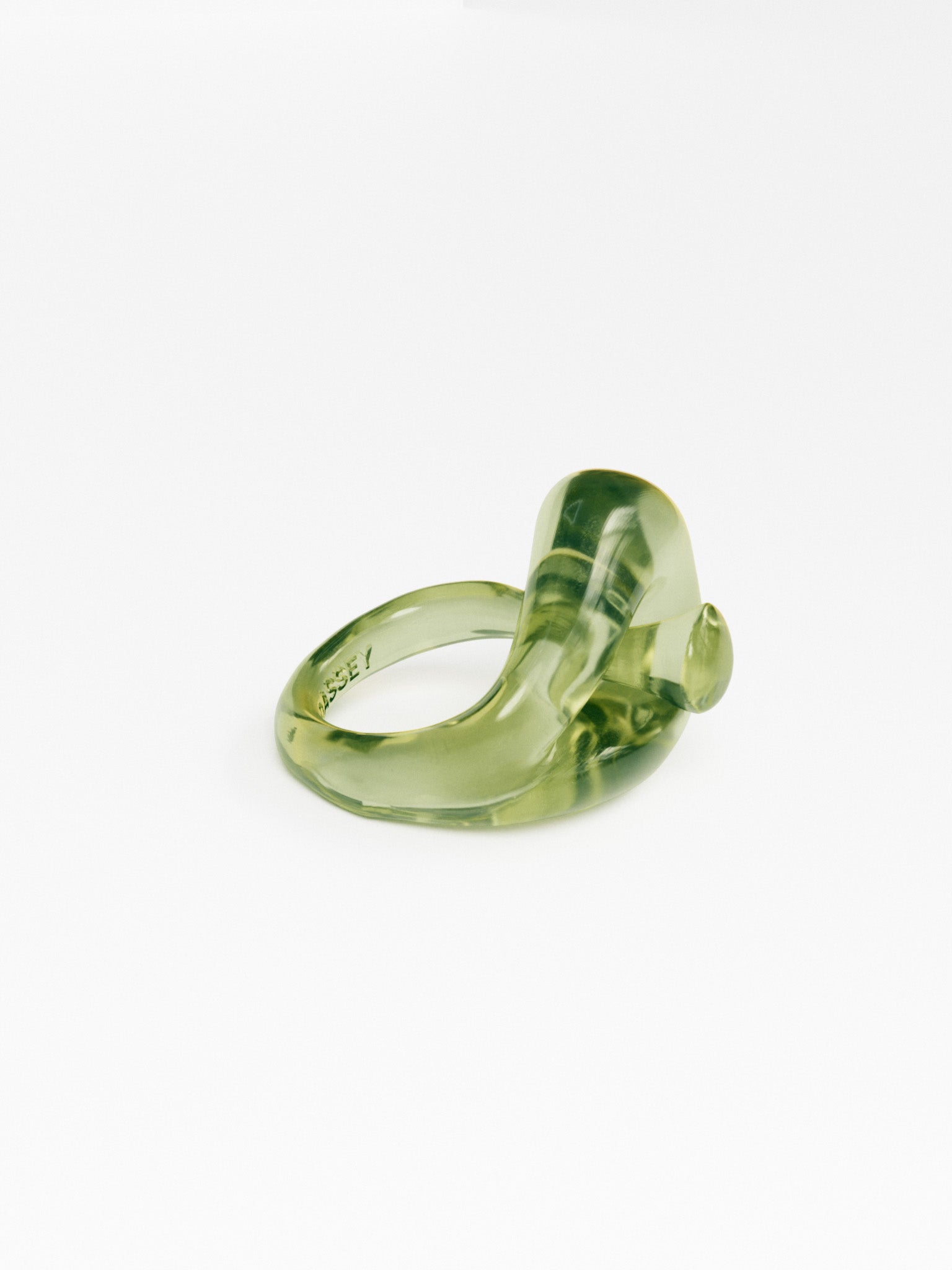 Circle of Y Chunky Resin Ring LU | ODASSEY